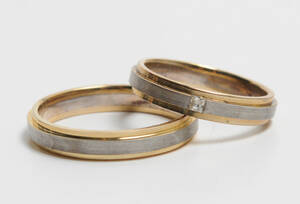 Par vielses forlovelses ringe af sterling sølv og guld, damering med princess-cut Cubic Zirkonia 2 Denne vare er sat til omsalg under nyt varenummer 4251721