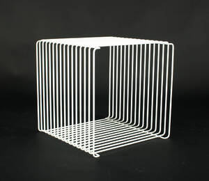 Verner Panton Wire Cube i farven SNOW 