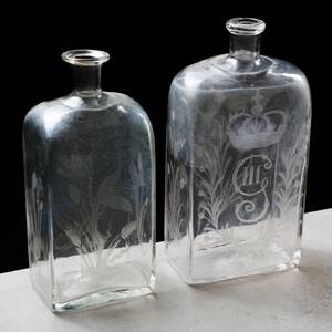 BRÄNNVINSFLASKOR, 2 st, 1800-tal