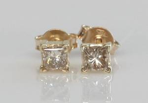 Par diamantørestikker, ca. 0.45 ct. 2