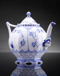 Royal Copenhagen. Musselmalet helblonde tekande nr. 143