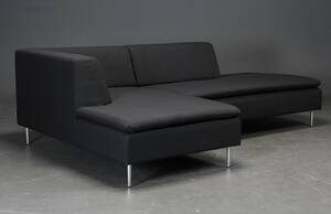 DAMM MODULSOFA med tilspidsede metalben betrukket med slidstærkt Antracit møbelstof. Denne vare er sat til omsalg under nyt varenummer 4925925