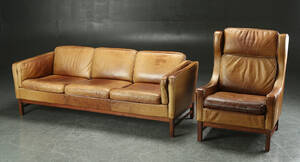 Tre-pers. sofa samt øreklapstol, læder, dansk møbelproducent 2