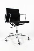 Charles Eames. Kontorstol. Vitra model EA-117, hopsak 
