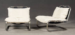 Zwei Lounge chairs  Freischwinger 2