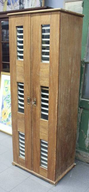 Vitrinskåp, med arkivinredning