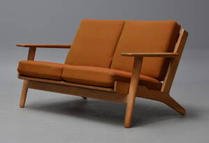Hans J. Wegner. To-pers. sofa, model GE-2902