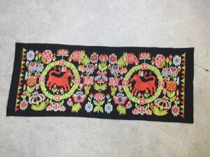 BRODERAD VÄGGBONAD160 X 65 CM