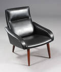 Dansk møbelproducent. Lænestol, sort skai, 1960erne