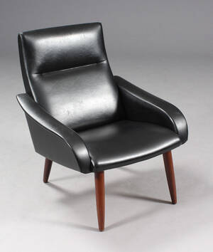 Dansk møbelproducent. Lænestol, sort skai, 1960erne