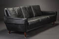 Dansk møbelproducent. Tre pers. sofa