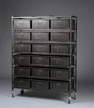 Reolsystem i sortbemalet metal. Denne vare er sat til omsalg under nyt varenummer 4130020