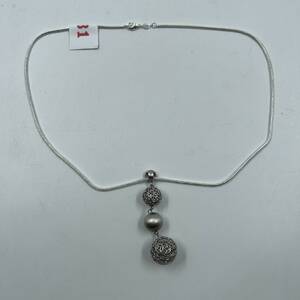 Halsband med hänge silver
