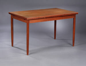 Dansk møbelproducent. Spisebord teak med udtræk, 1960erne