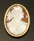 Broche, camé af 14 kt guld.
