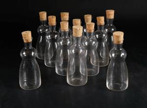 Samling portions karafler til vin 12 