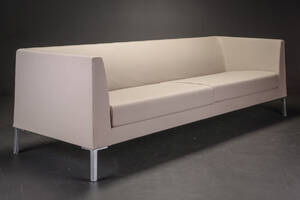 Johannes Foersom  Peter Hjort-Lorenzen. Lounge serien. Tre-pers sofa 