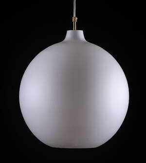 Vilhelm Wohlert. Satelit pendel af hvidt opalglas Denne vare er sat til omsalg under nyt varenummer 4064956
