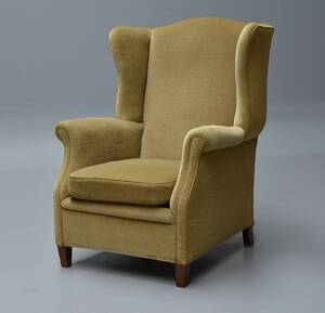 Dansk møbelproducent. Overpolstret lænestol Denne vare er sat til omsalg under nyt varenummer 4090679