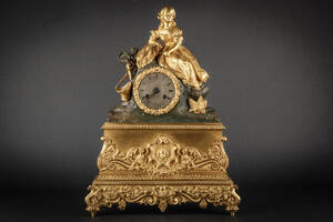 Fransk kaminur af patineret og forgyldt bronze