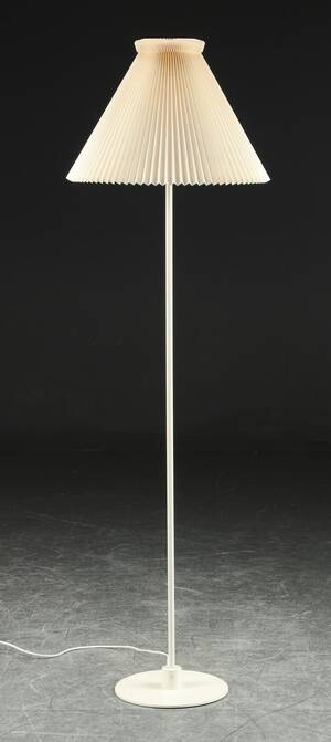  Flemming Agger for Le Klint. Standerlampe, model 369 Denne vare er sat til omsalg under nyt varenummer 4808504