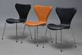 Arne Jacobsen. Tre stole, model 3107 i læder 3 