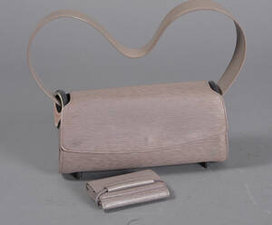 Louis Vuitton. Skuldertaske og pung , model Nocturne 2