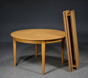 Henning Kjærnulf. Spisebord af eg, udtræk med 3 tillægsplader, Sorø Stolefabrik 4