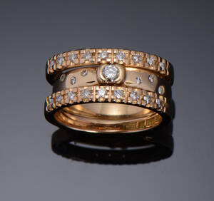 To brillantringe som indskudsringe af 18 kt, samlet ca 0.35 ct  2