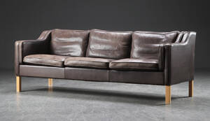Mogens Hansen. Tre-pers. sofa, læder,