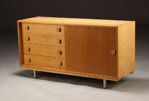 Dansk møbelproducent. Skænk, egetræ, 1960erne