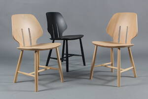Ejvind A. Johansson. Sæt på tre stole, model J-67 3