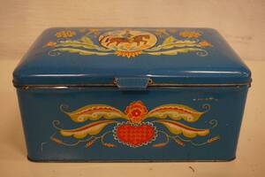 blåplåtburk med hästmotiv