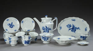 Royal Copenhagen. Blå blomst kaffeservice af porcelæn 39
