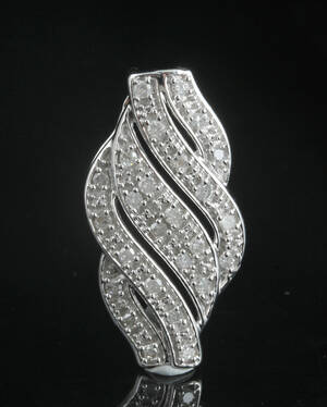 Rhodinated diamond pendant 0.17ct