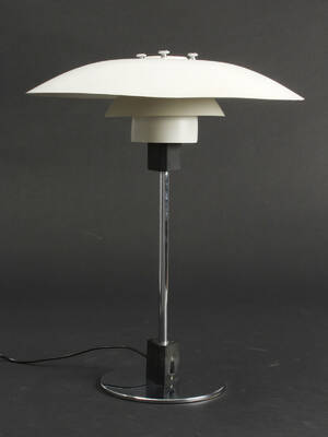 Poul Henningsen. PH 43 bordlampe