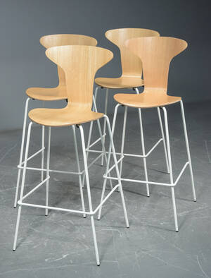 Arne Jacobsen, MunkegaardMyggen barstol 4 