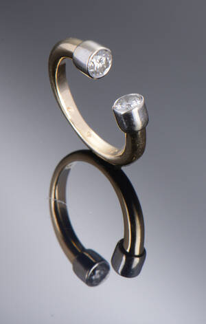 Brillantring i 14 kt. guld, prydet med brillanter ca. 0.60 ct. Denne vare er sat til omsalg under nyt varenummer 4251653
