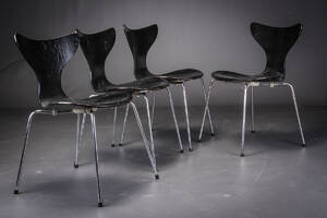 Arne Jacobsen. Sæt på fire Mågen stole, model 3108