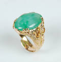 Ring med cabochnslipade jade