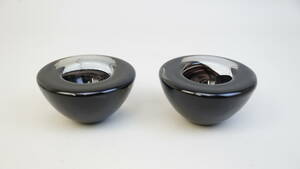 Ett par ljushållare i glas - Kosta Boda 