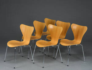 Arne Jacobsen. Sæt på seks syver stole, model 3107, bøg 6 