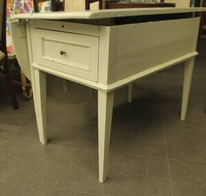 Slagbord, med 2 lådor