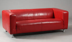 Møbelproducent. To-pers. sofa, rødt læder