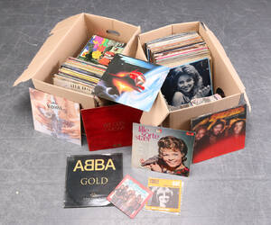 Samling LP-plader samt single-plader ca. 340 