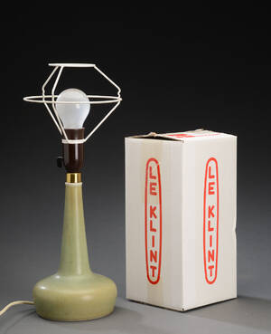 Palshus. Bordlampe af stentøj. 2