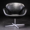 Arne Jacobsen. Svanen, Lænestol model 3320 med returdrej.