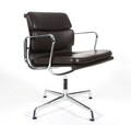 Charles Eames. Soft Pad armstol, Model EA-208 Denne vare er sat til omsalg under nyt varenummer 4441984