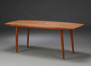 Sofabord af teaktræ.