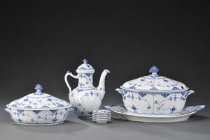 Royal Copenhagen. Halvblonde samling porcelæn 10
